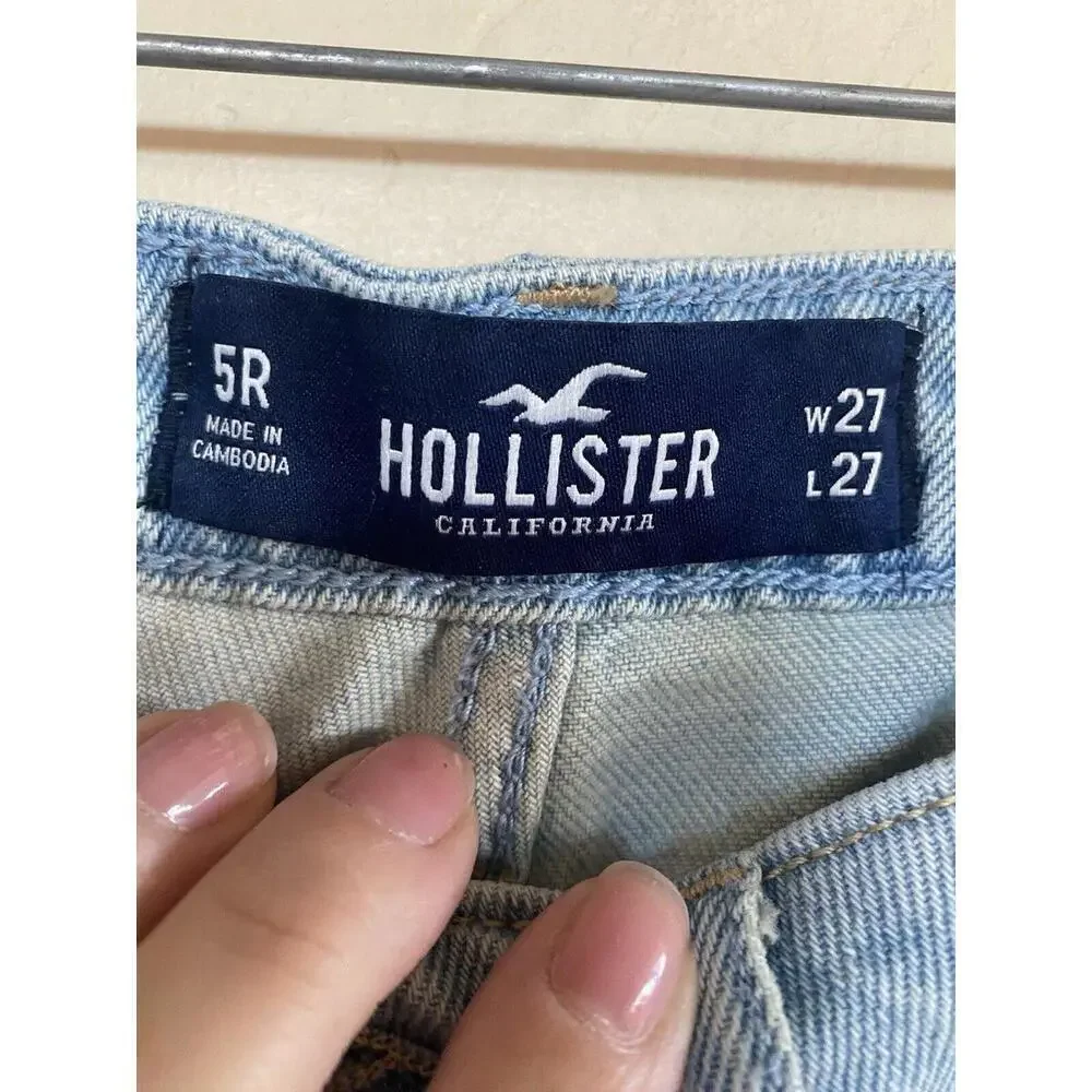 Hollister Lightwash Destressed Jeans Utra High Rise Mom Jean 5R W27 L27